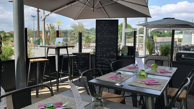 Une terrasse au goût du jour ouverte à l'année