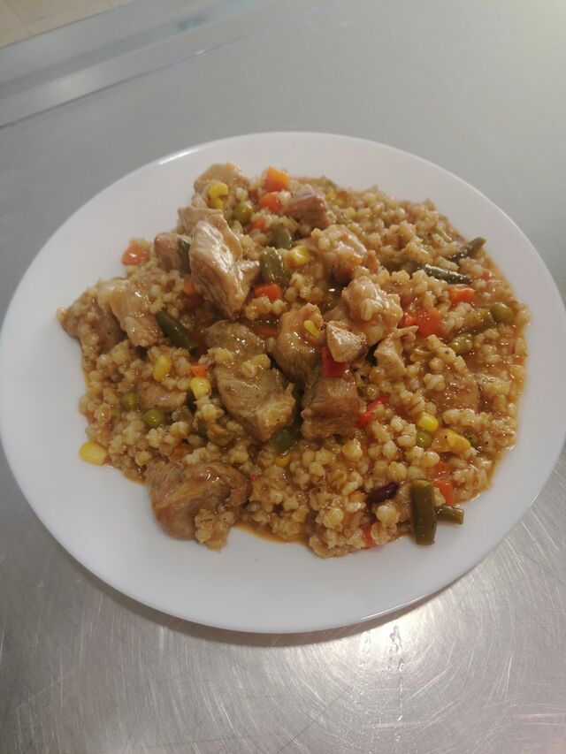 Orzoto sa svinjetinom