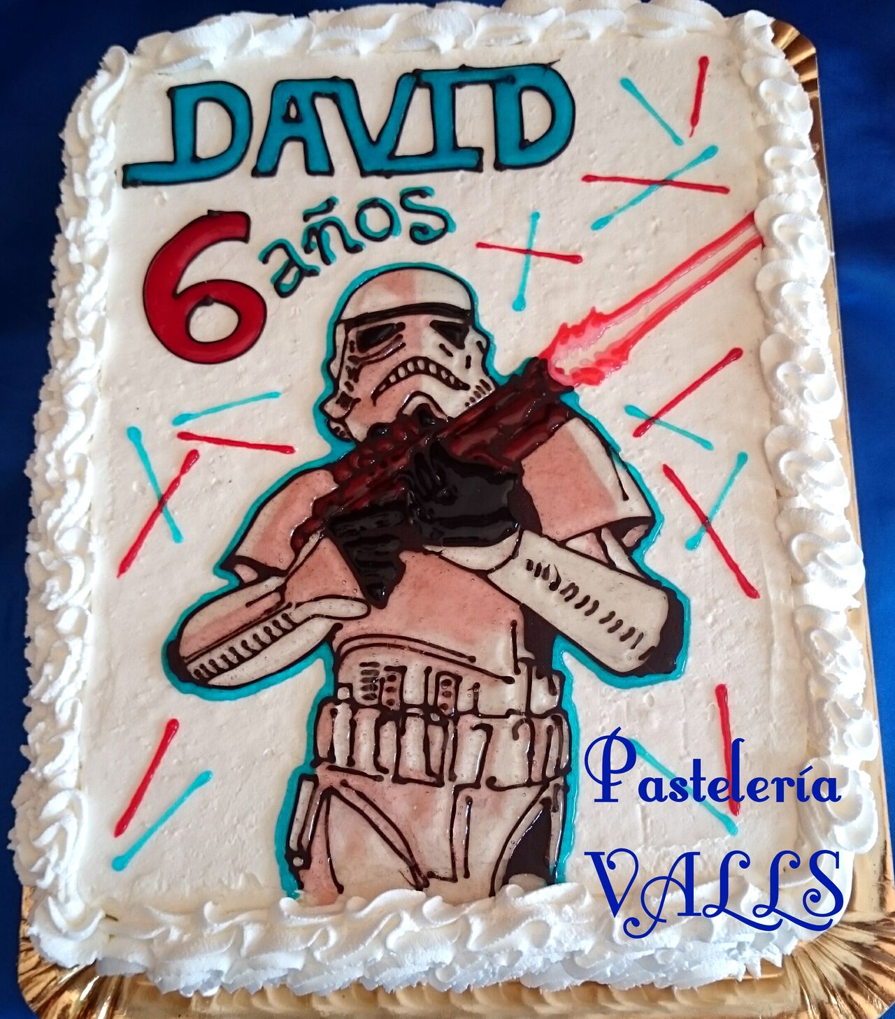 Tartas personalizadas.
Infantiles, juveniles, aniversarios...
Elige el tamaño, el relleno y la decoración que más te guste.