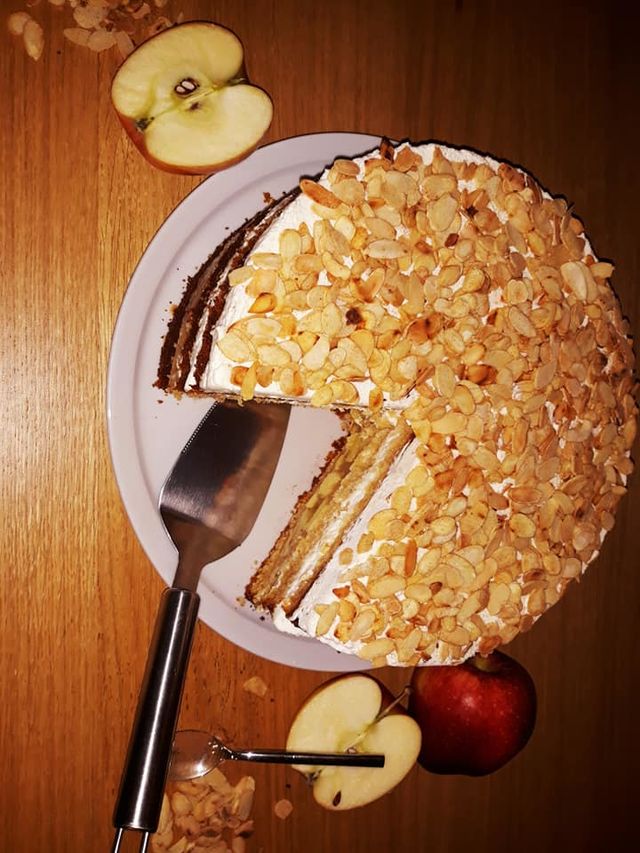 Apfeltorte mit Mandeln