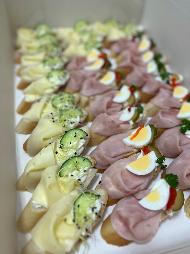 Mini chlebíčky 28,- Kč