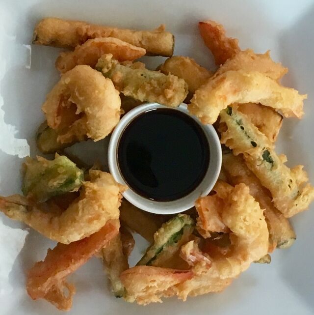 VERDURAS EN TEMPURA con langostinos y salsa teriyaky