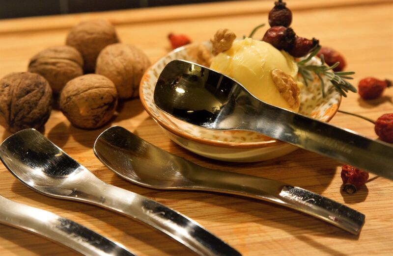 Gegen einen Aufpreis könnt Ihr im Laden einen formschönen Eisspaten erwerben. 