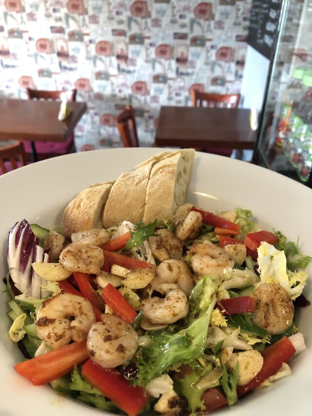 Sałatka z krewetkami 