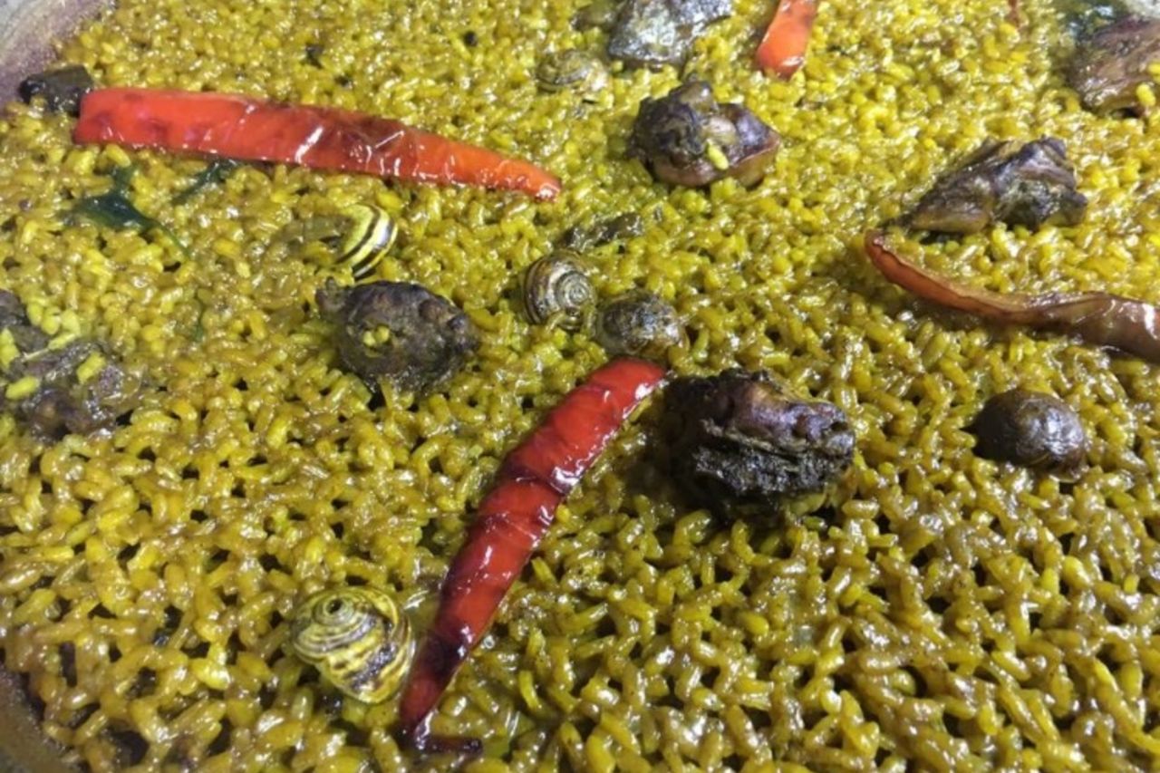 Arroz con conejo y caracoles serranos