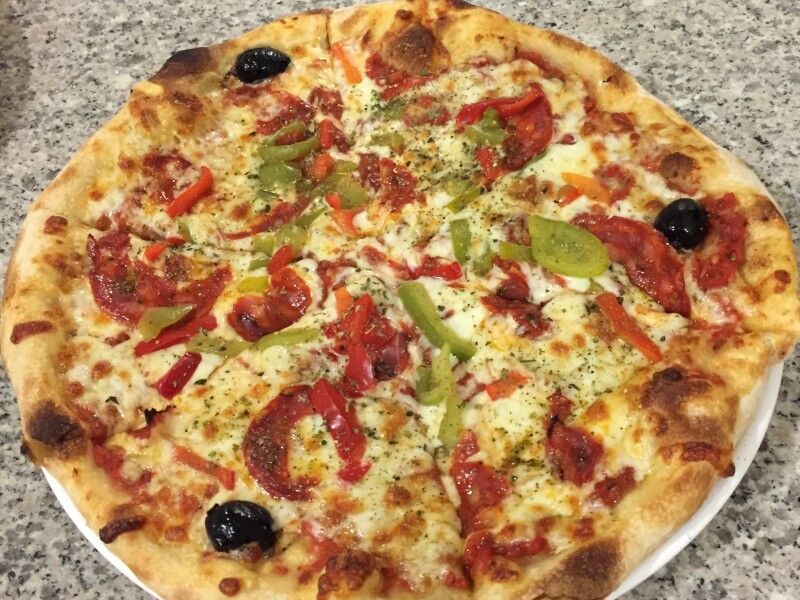 ESPAGNOLE
Chorizo, poivrons, fromage