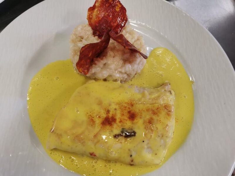 Filet d’Empereur grillé sur son risotto au jus de moules safranées
