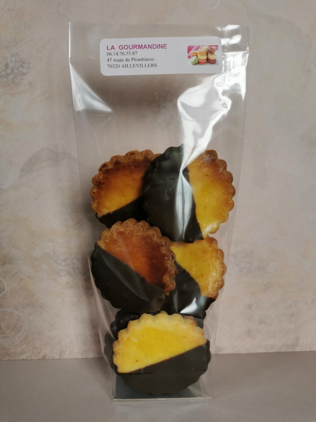 Sablés au sel de Guérande glacés noir ou lait 140g. 4.99€