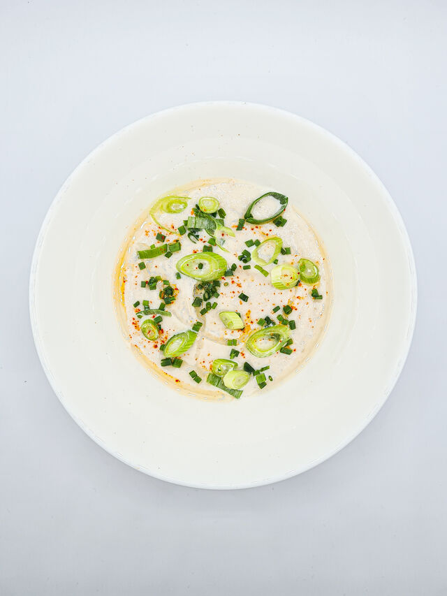 Velouté de topinambour et huile de noisettes