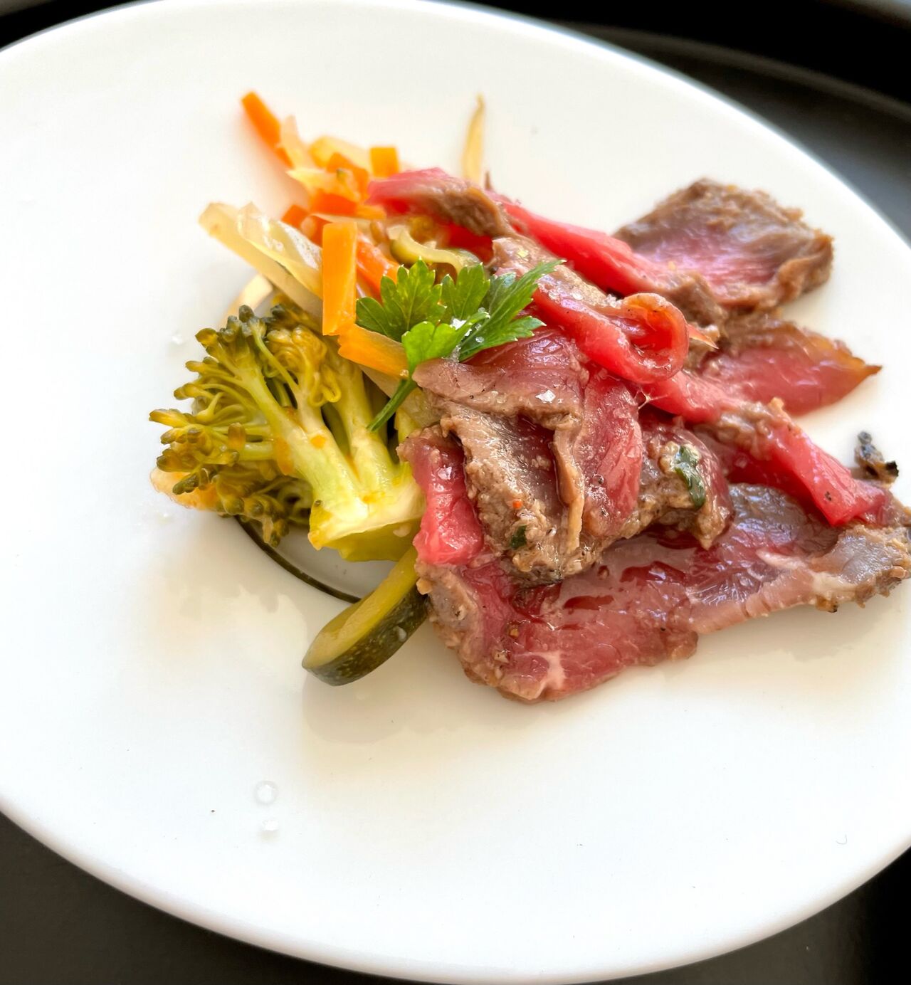 Tataki de bœuf petits légumes sauce soja