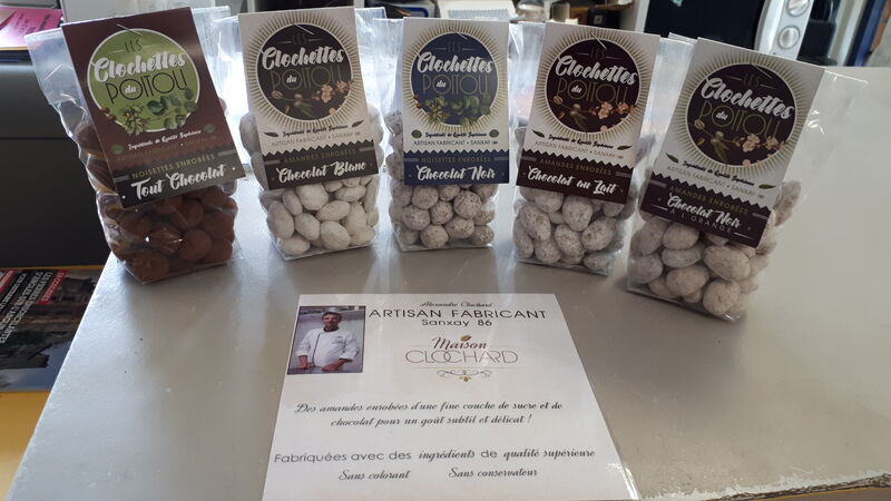 La Maison Clochard noisettes et amandes enrobées de chocolat