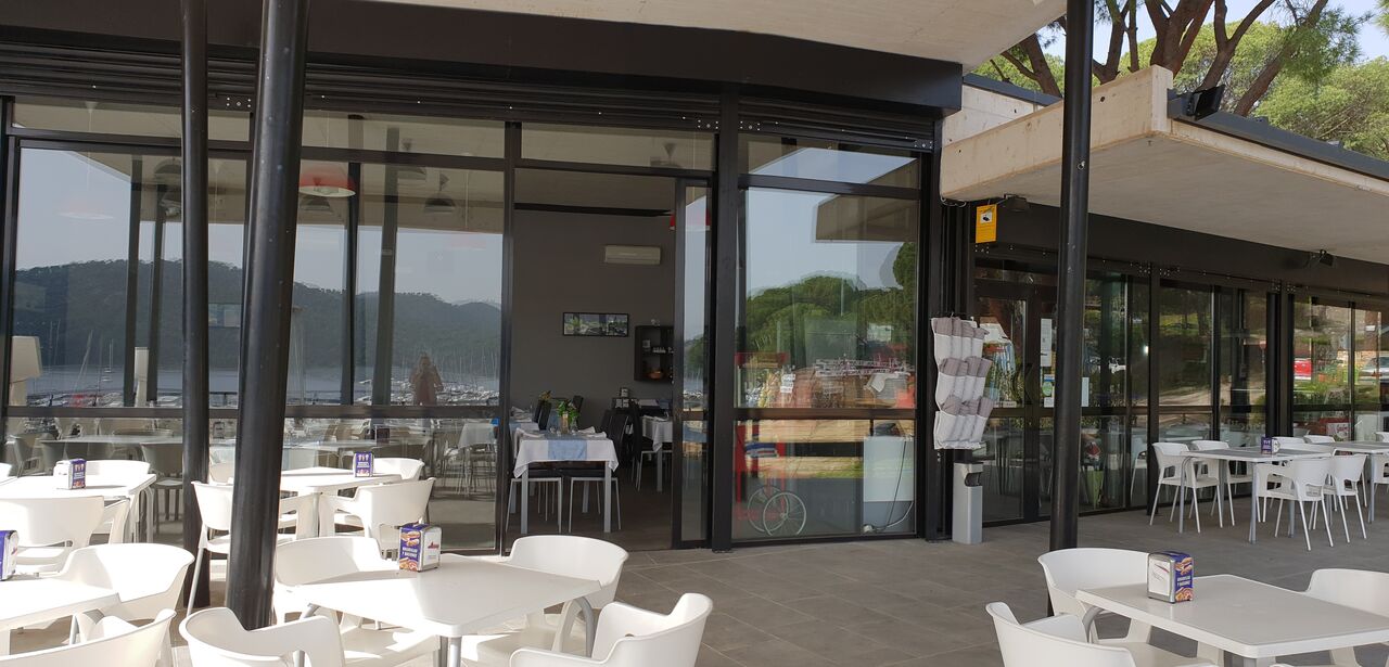 SALON TOTALMENTE ABIERTO 