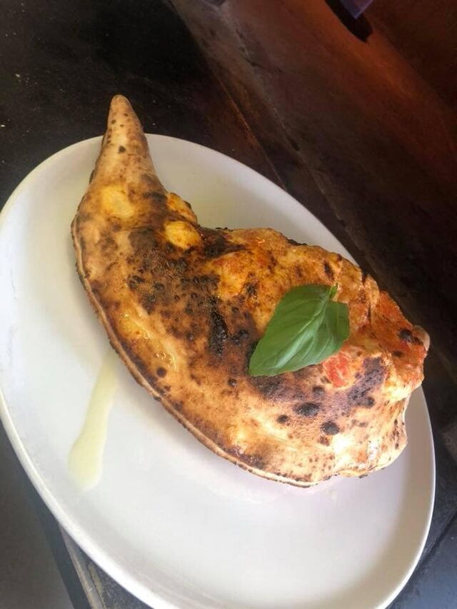 CALZONE AL FORNO POMODORO E MOZZARELLA 