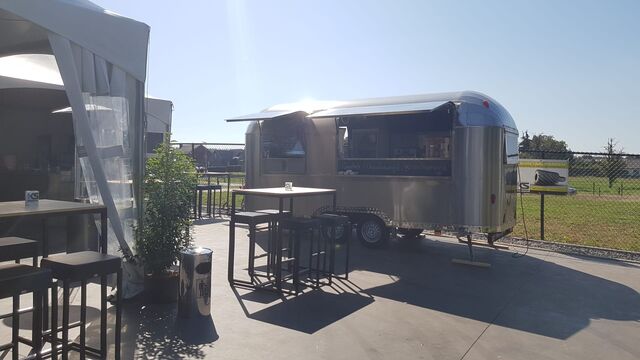 Op dit privé feest verzorgden wij een dessertenbuffet, ter plaatse maakten wij pannenkoeken, ijsjes en wafels