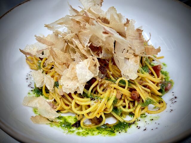 Yakisoba a la putanesca con ahumados