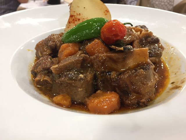 Variedad de Carnes, como este Rabo de Toro