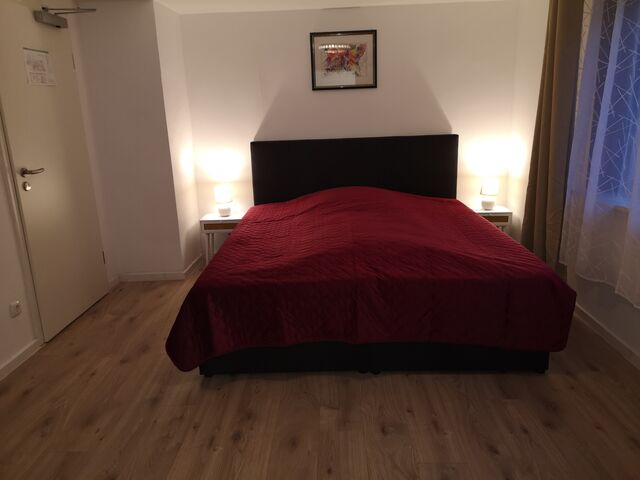 Zimmer mit Boxspringbett