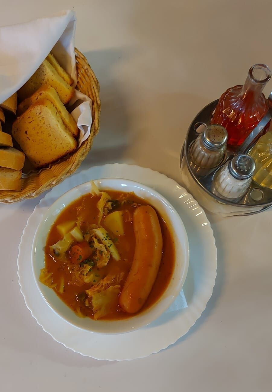 Kelj varivo, kobasica