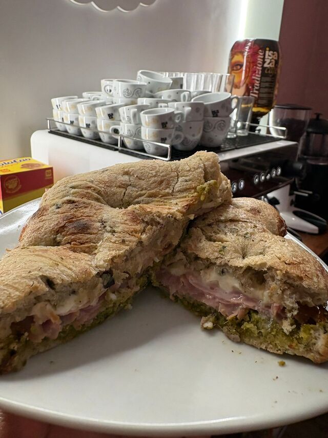 Nuestra ligera pero deliciosa Focaccia de mortadela italiana.