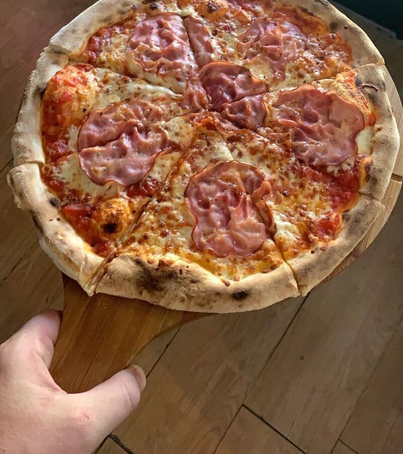 Pizza iz krušne peći 