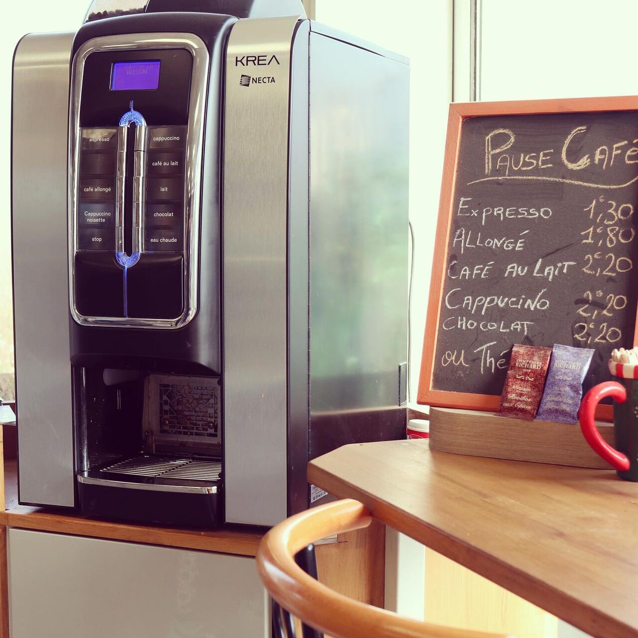 Une pause café pour décompresser avant le week-end ? ☕️💭