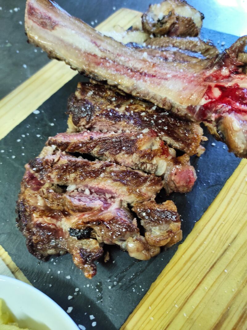 Chuletón de Ávila trinchado 