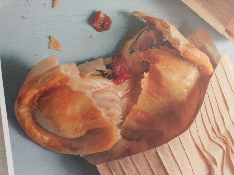 Empanada Capresse
Jambon ,Mozzarella,Oignion ,Tomate,Basilic