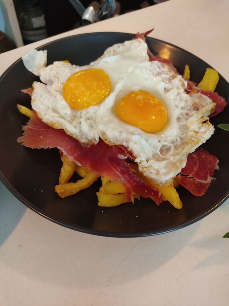 Huevos camperos con Jamón