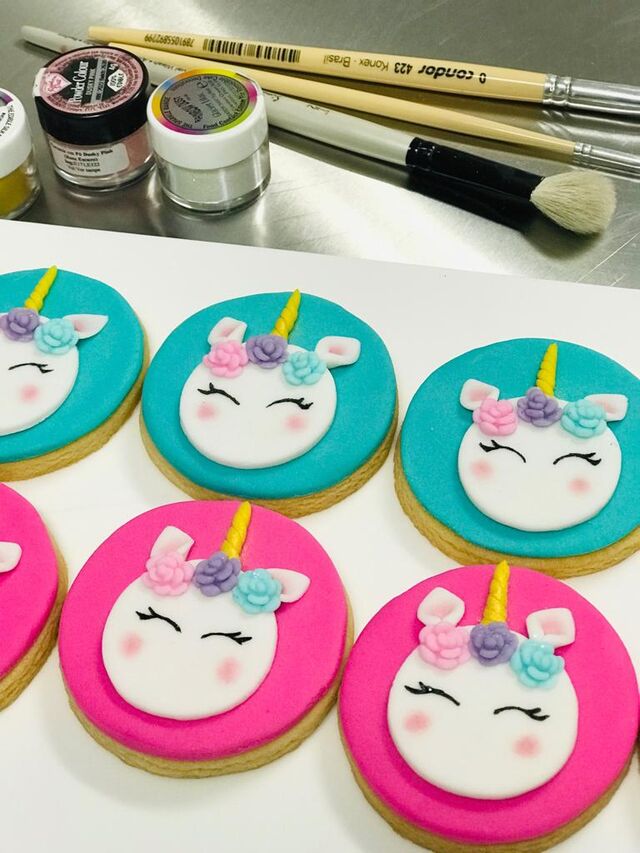 Muitas opções de temas de biscoitos para deixar a sua festa linda e mais colorida!