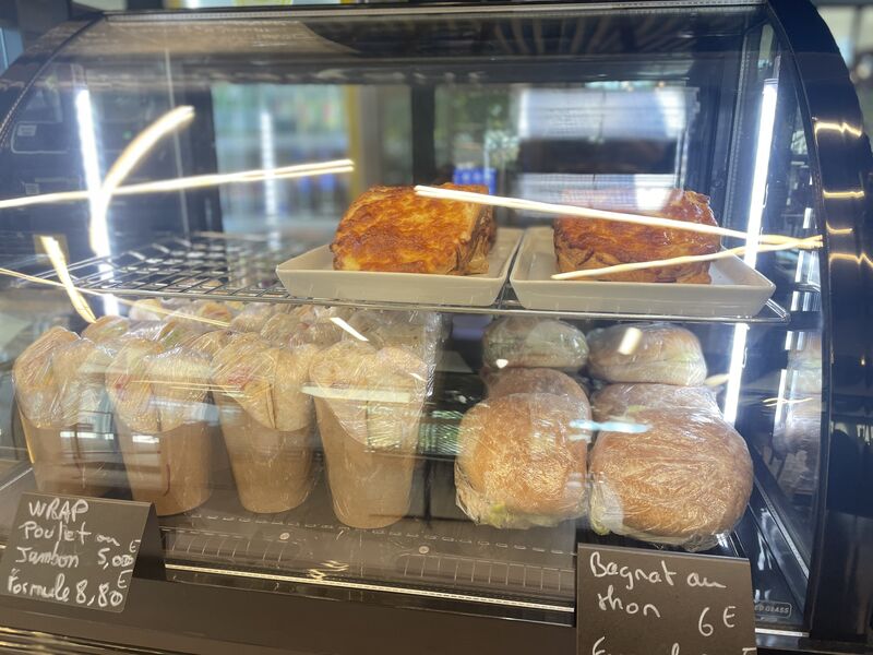 divers choix pour ce restaurer au snack