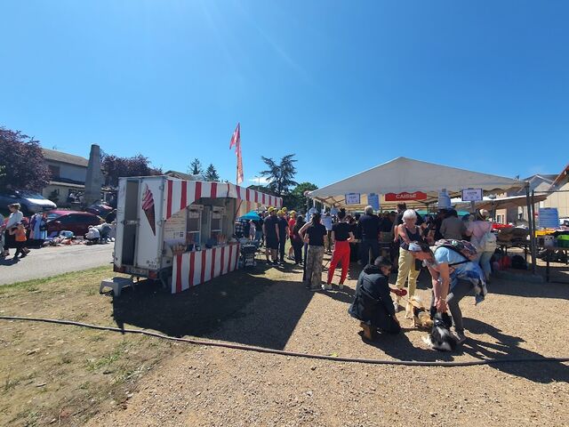 vide grenier Chazey 2024