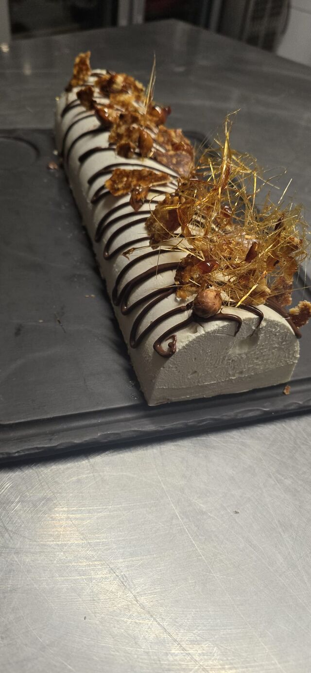 Bûche maison Nutella Noisettes et Caramel 