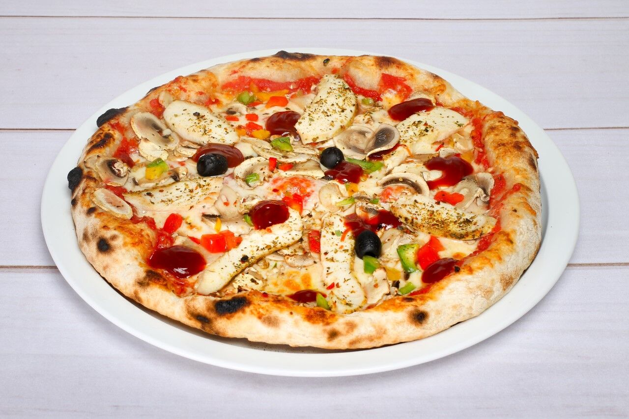 LA PIZZA AUX POULETS