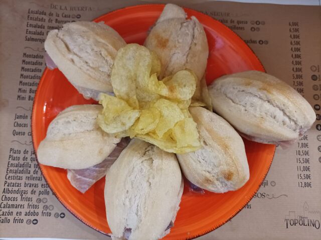 Montaditos de Atún de Ijar.