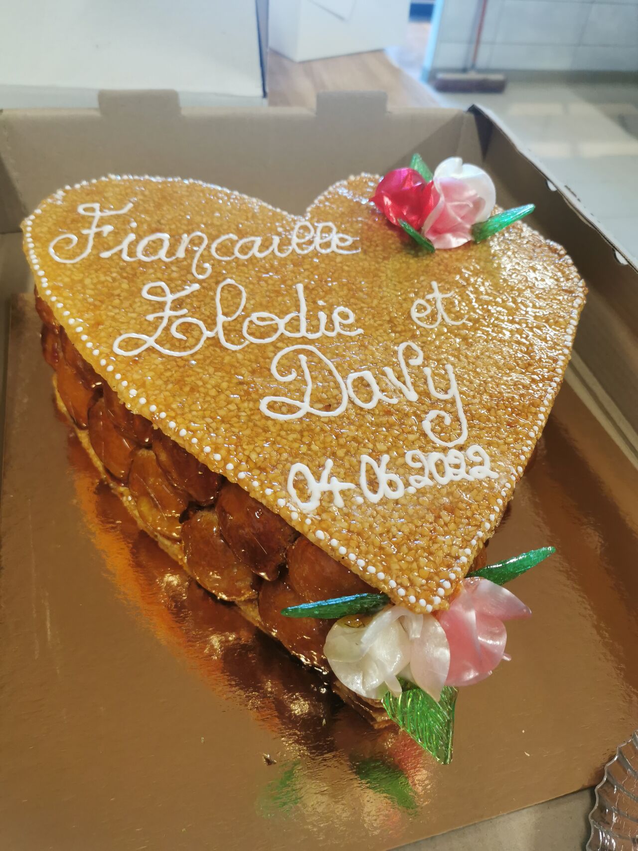 Pièce Montée
Nougatine, chou craquelin
Parfum au choix
1.40euros le chou 