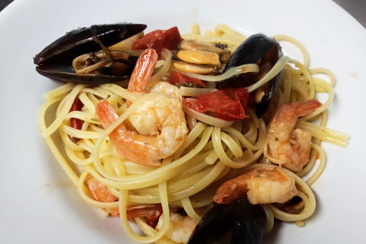 Linguine con mix di mare