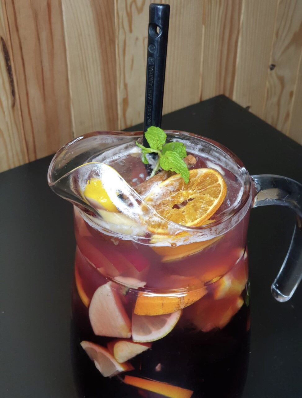 Sangria tinta com toque à Casquinha