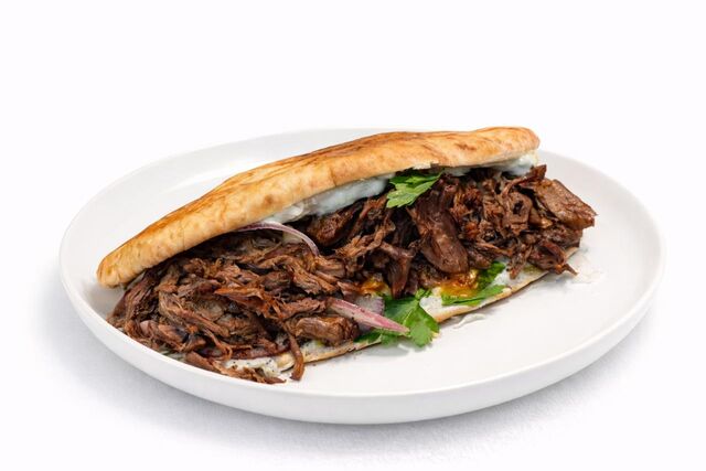 2. Gyros-ul lui Malai (cu miel)