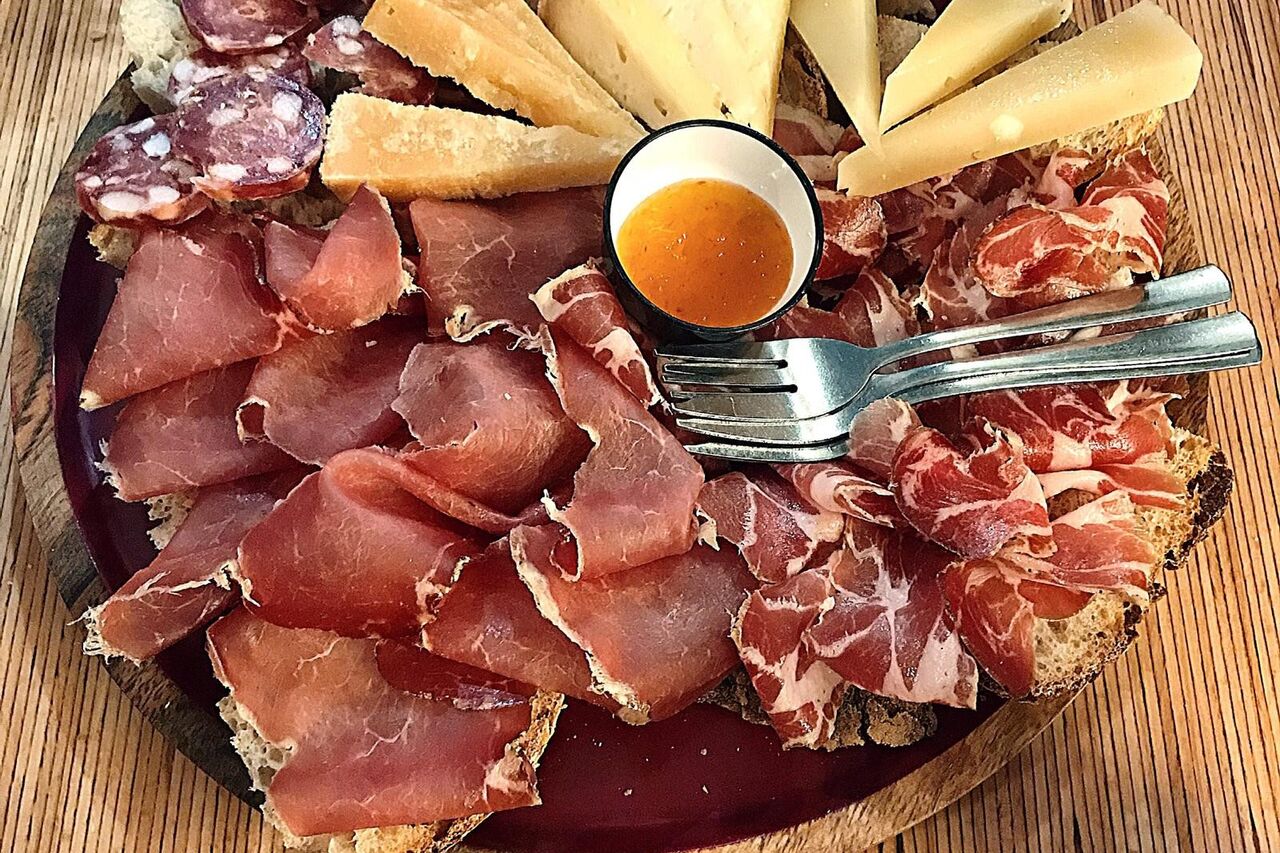 L'aperitivo abbondante a soli 10 euro (cocktail incluso)!