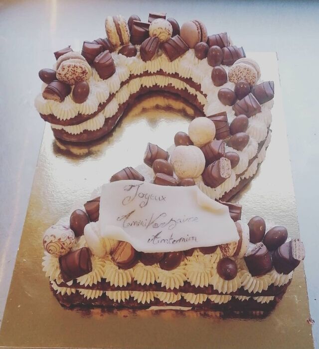 Number cake pâte sucré chocolat glacé rocher, chantilly vanille bourbon. 