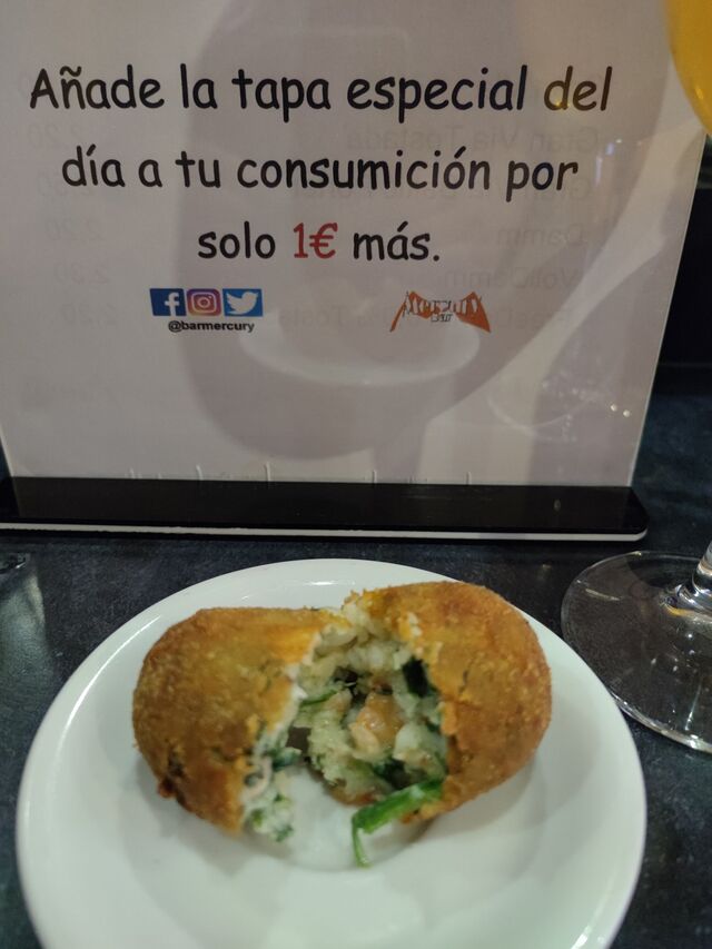 Croqueta de espinacas con langostinos