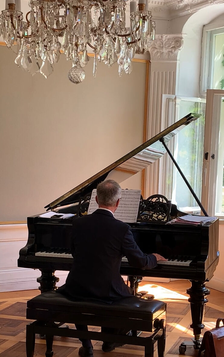 Live-Piano am hist. Blüthner-Flügel zum Einzug der Braut