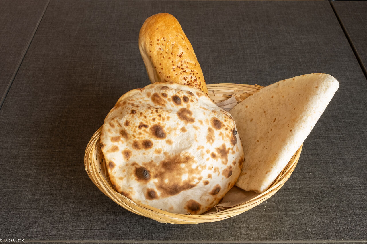 nos pains: Nan, pain fait maison et Galette.