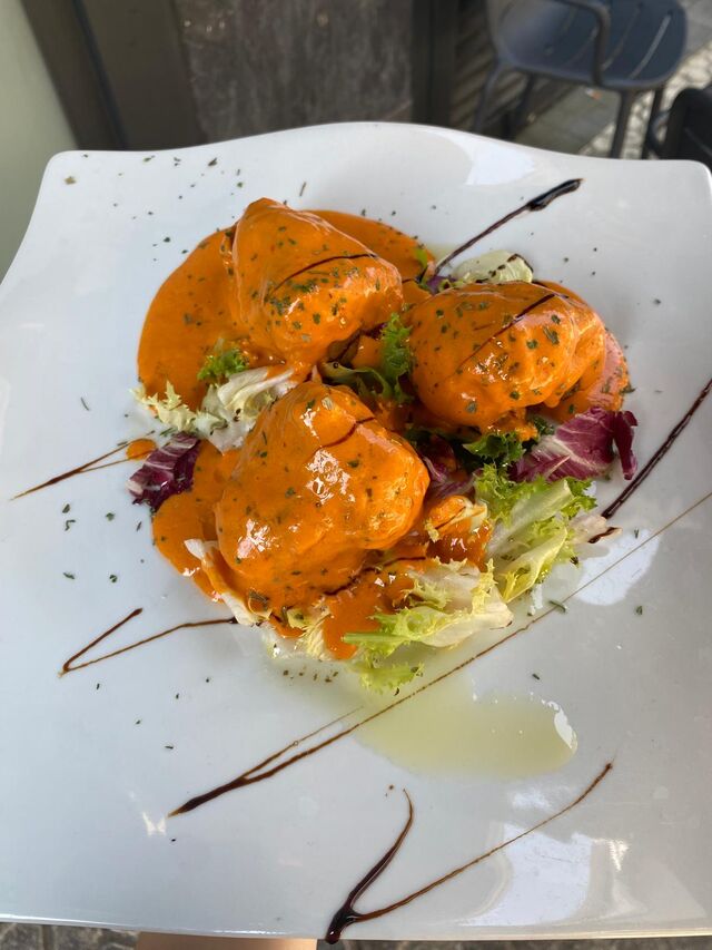 Pimientos rellenos de angus en su salsa