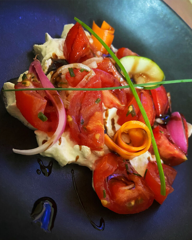 Tartare de tomates & crème de chèvre