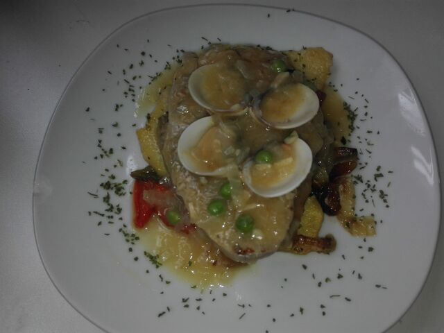 Atun con Almejas y salsa de Jerez