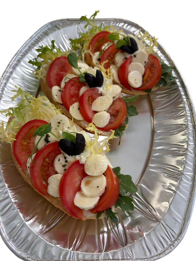 Chlebíček rajče mozzarella