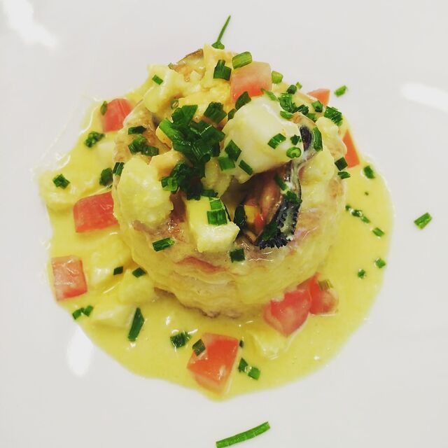 Vol-au-Vent de la Mer / Dés de Tomate / Sauce Safranée