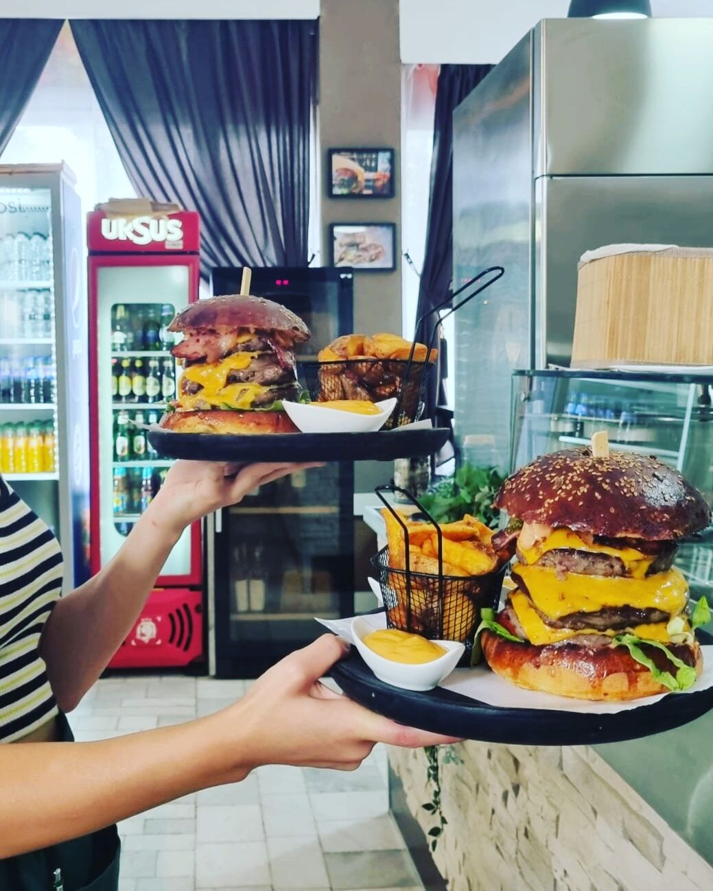 Hurricane Cheeseburger Vita