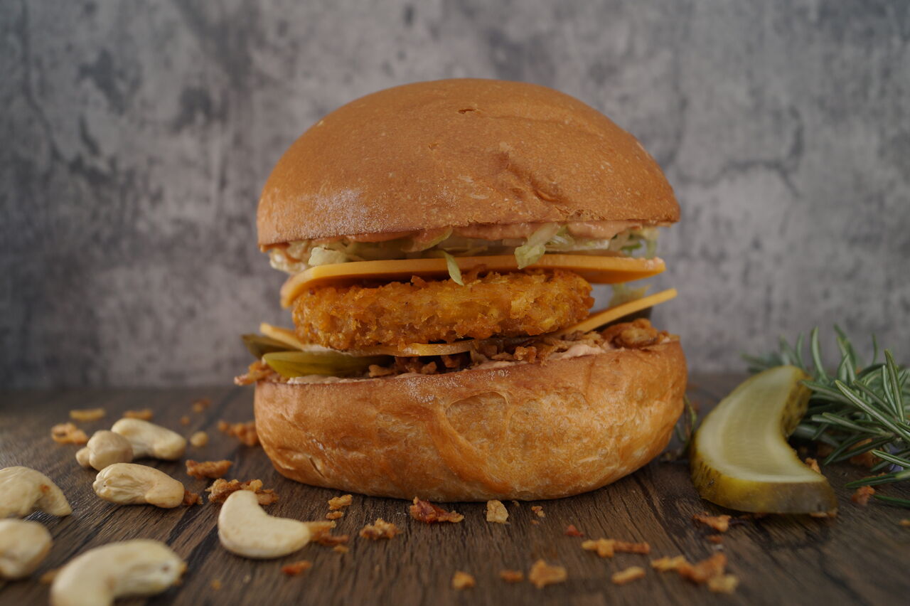 Fake Chicken Cheeseburger (vegetarisch)